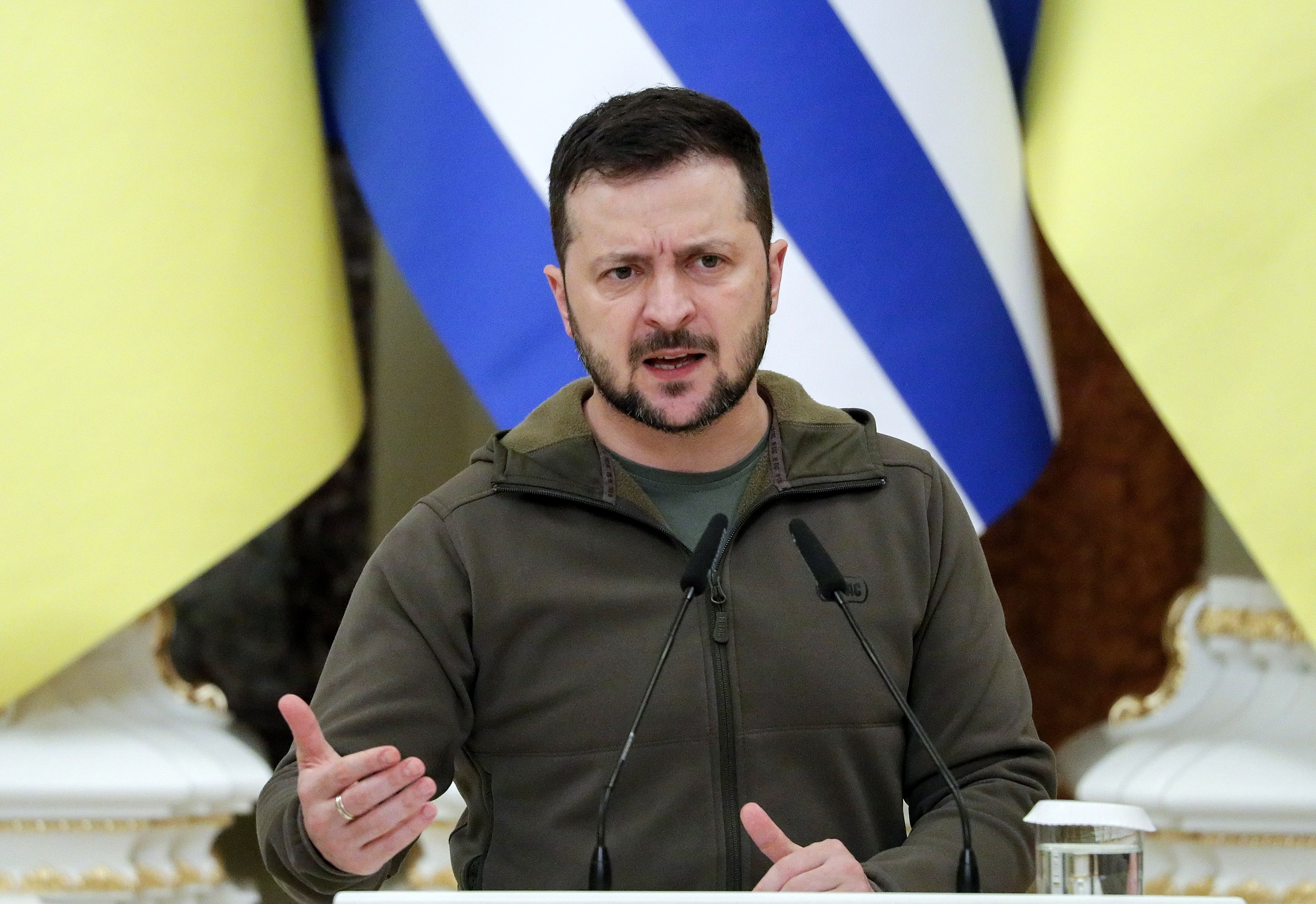 Zelenski denuncia “atrocidades” rusas en Jersón y más de 400 crímenes guerra