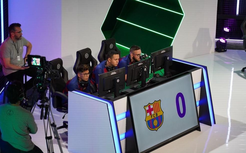 El Barcelona apunta a los eSports en el parón del coronavirus