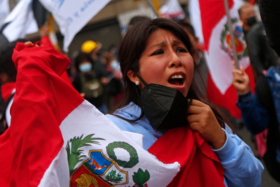 Bicentenario del Perú: el país en permanente prueba de estrés