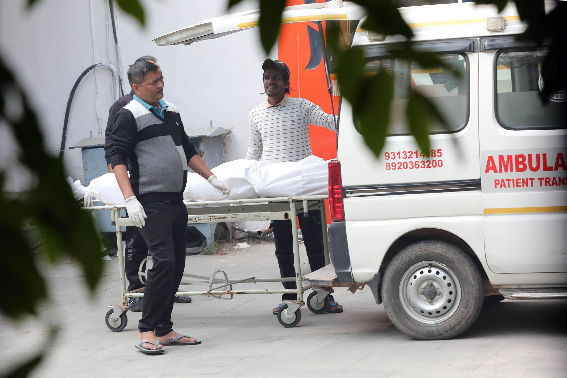 Tras explosión en India aumenta el número de víctimas: 12 fallecidos y 30 heridos