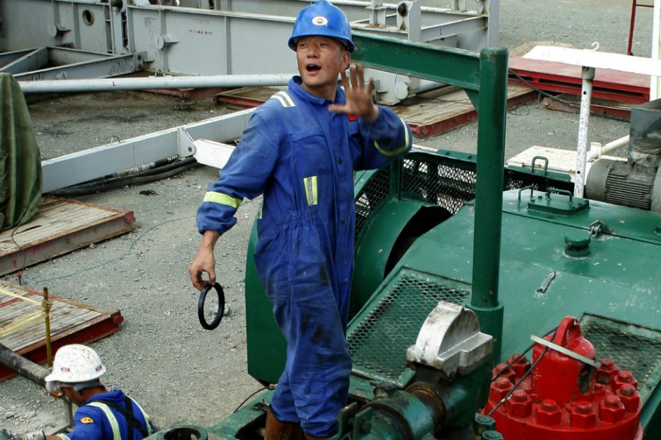El petróleo volvió a subir de sus mínimos en seis años.
