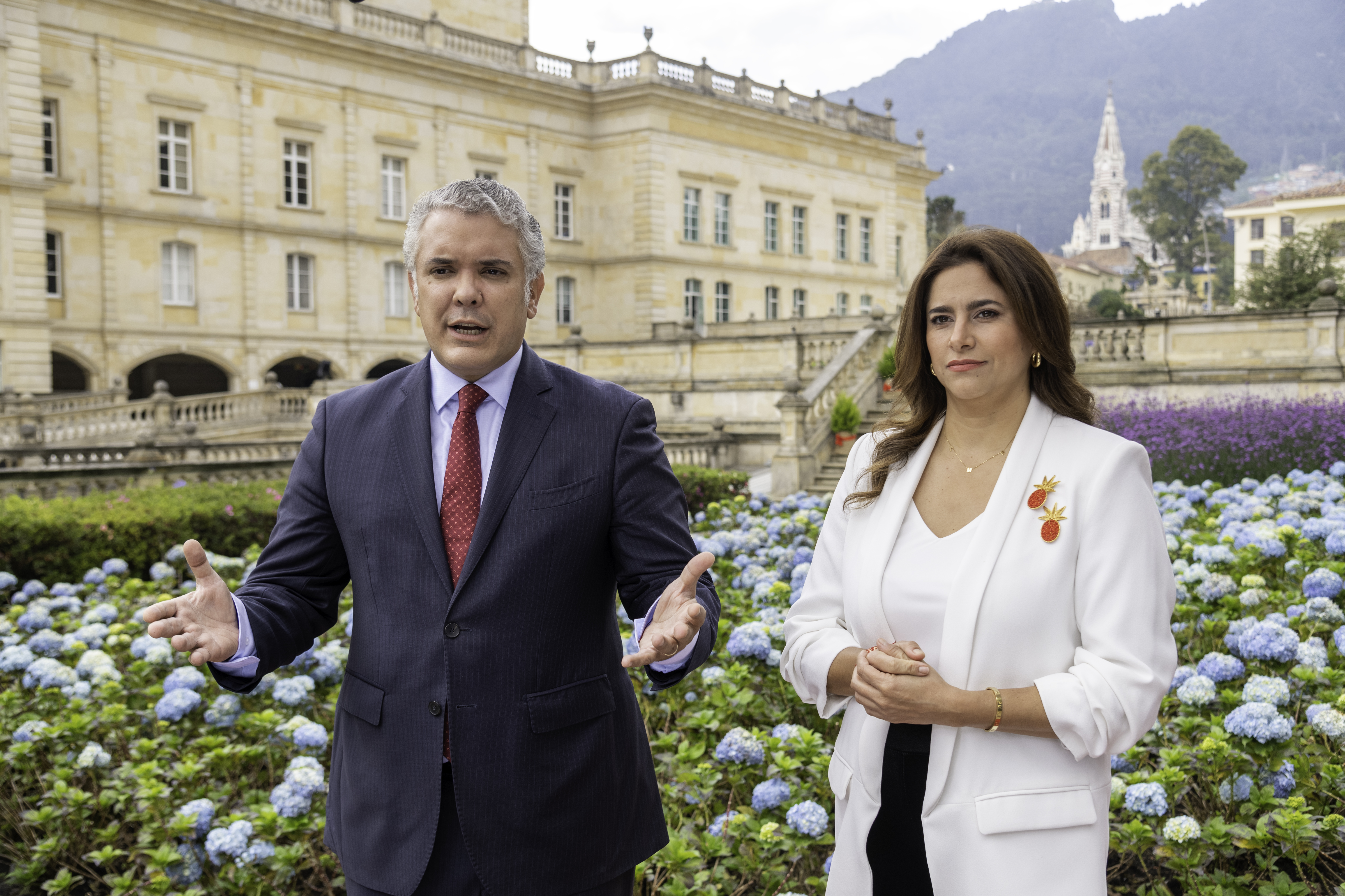 La populista estrategia de desacreditar a la prensa