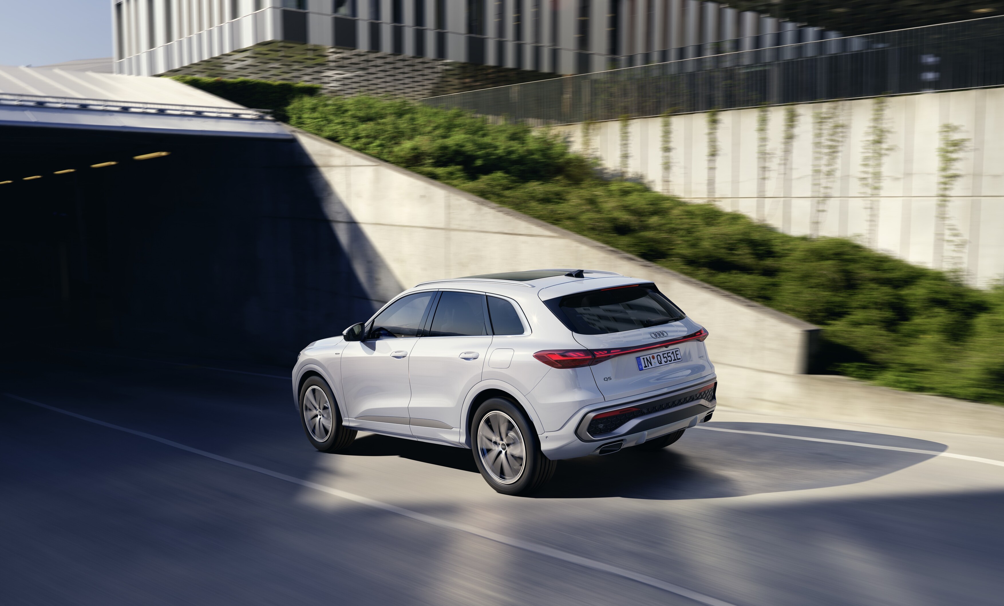 ¿Qué pasa si un carro híbrido enchufable se queda sin batería?