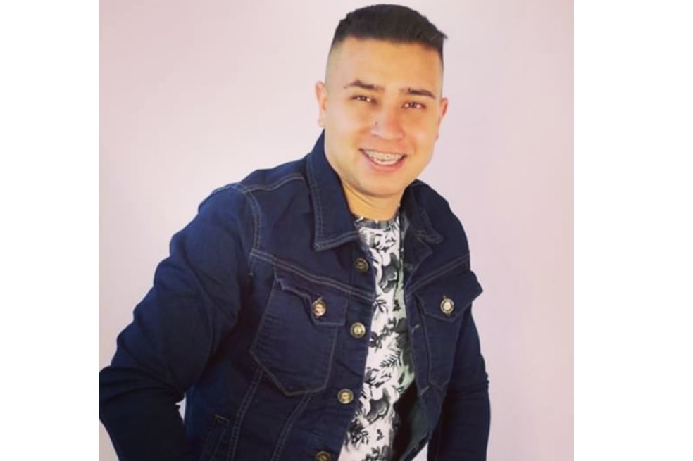 Él es Jorge Andrés Carmona, cantante de música popular que lleva 5 años en prisión