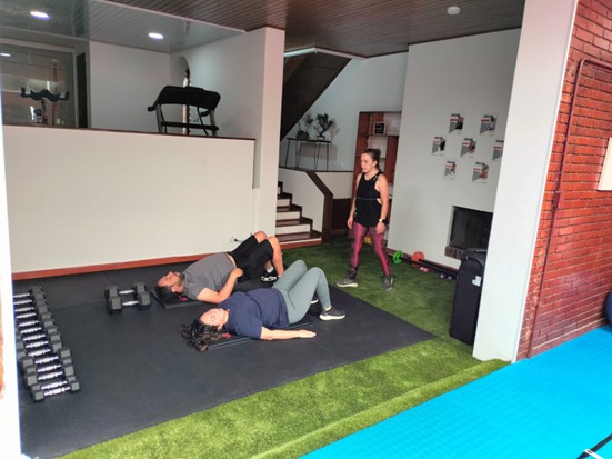 Ivonne Rubiano era sedentaria con problemas de salud a la vista, empezó su proceso de entrenamiento, estudió nutrición deportiva y prescripción del ejercicio, emprendió y con su negocio, junto a su esposo, ayuda a otras personas.