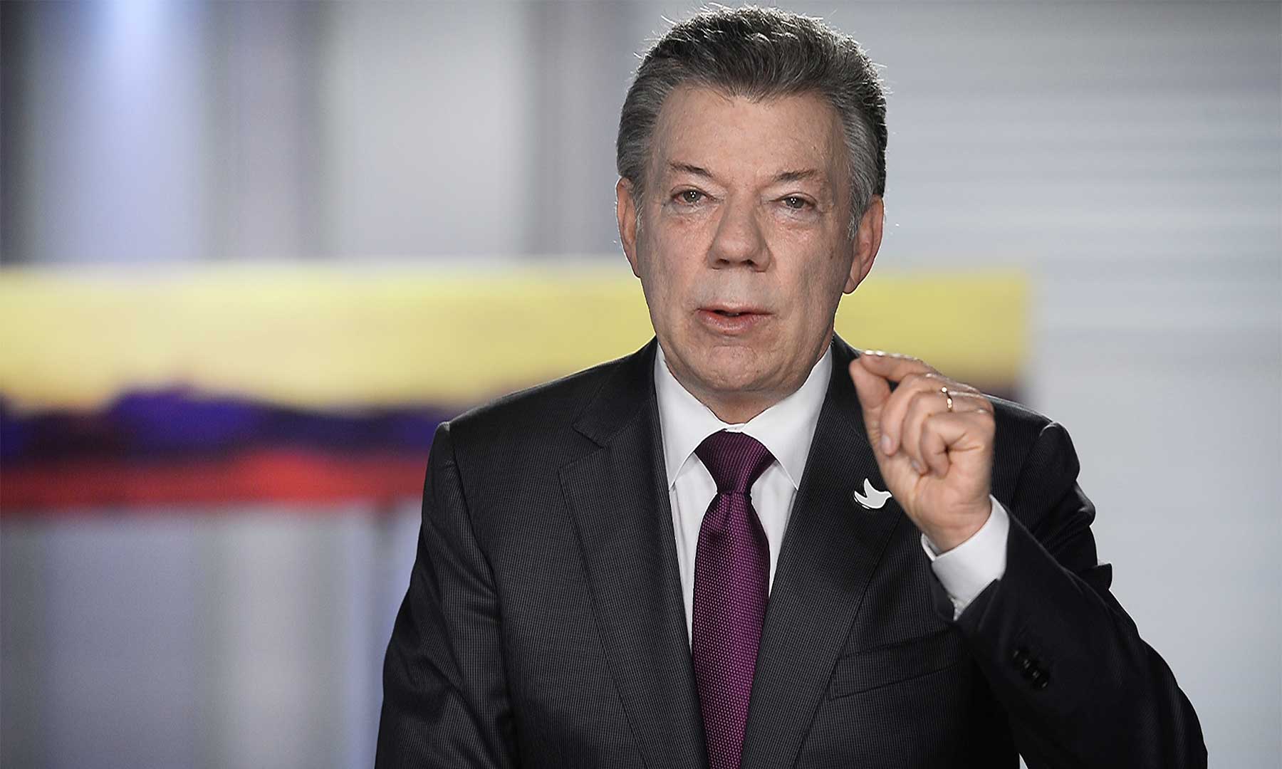 Avanza denuncia contra Santos por ‘traición a la patria’