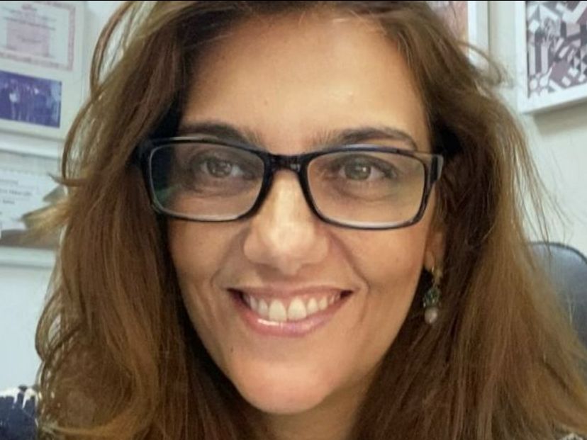 Carolina Mescolin, gerente general del JW Marriott Río de Janeiro: "Empecé mi carrera en Marriott International en esta propiedad y es un placer poder trabajar frente al mar en Copacabana. Mi misión en este hotel es dar la bienvenida a huéspedes de todo el mundo y de Río de Janeiro que quieran comer, cenar, asistir a un evento o visitar nuestro gimnasio. Todo el mundo es siempre muy bienvenido".