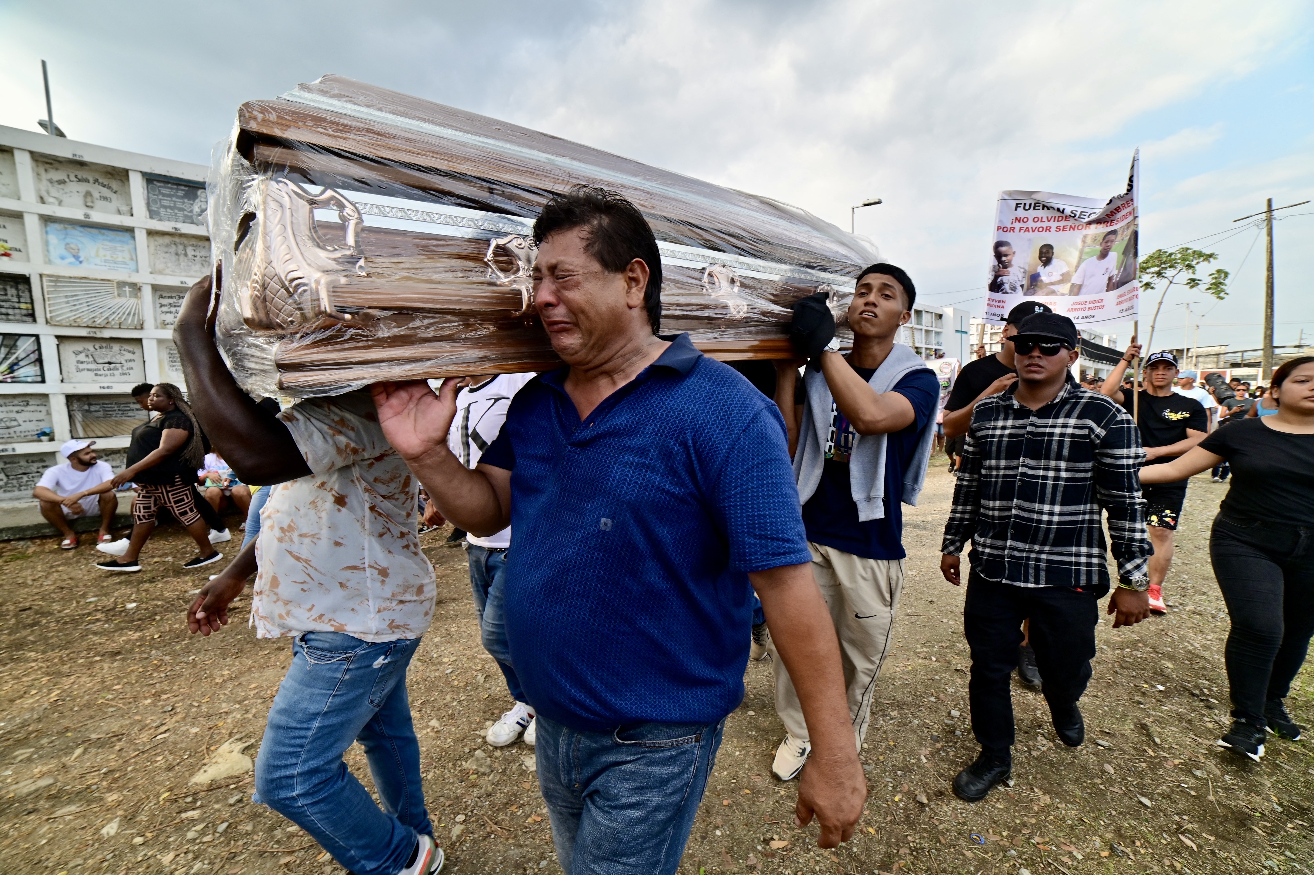 ¿Falsos positivos en Ecuador? Defensa de familias de los niños asesinados habla del caso