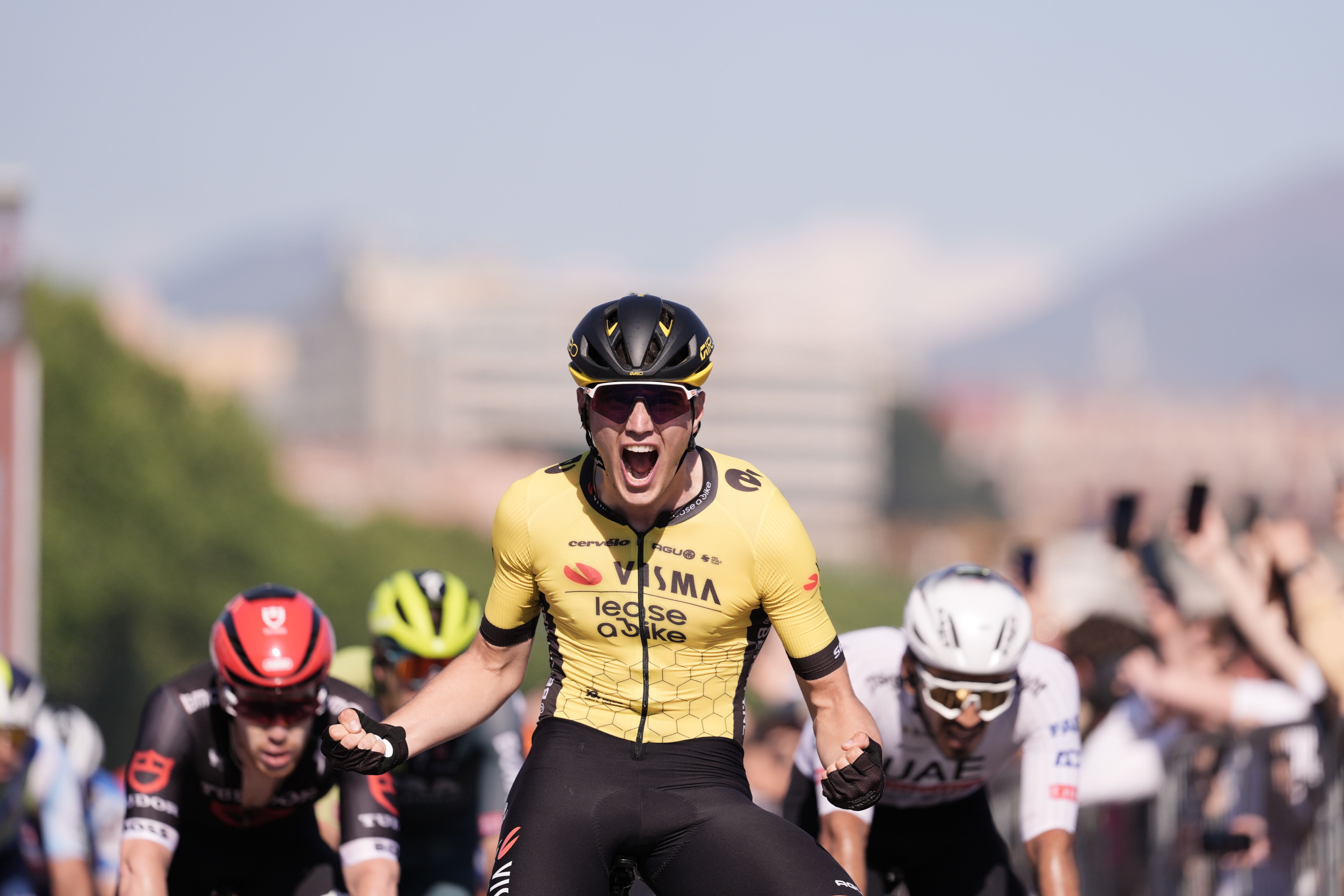Novena etapa del Giro de Italia: Molano llegó tercero, detrás del ganador Olav Kooij