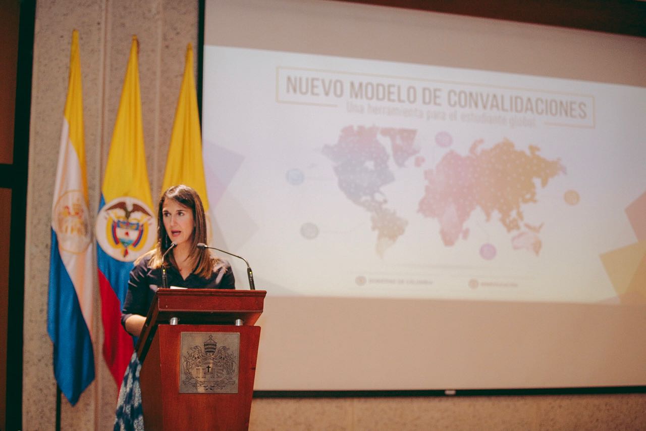 La ministra de Educación, Yaneth Giha, aseguró que esta medida garantizará la calidad de la formación de los estudiantes. / / Cortesía MEN