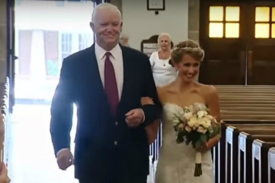 El hombre que recibió el corazón de su padre la llevó al altar el día de su boda