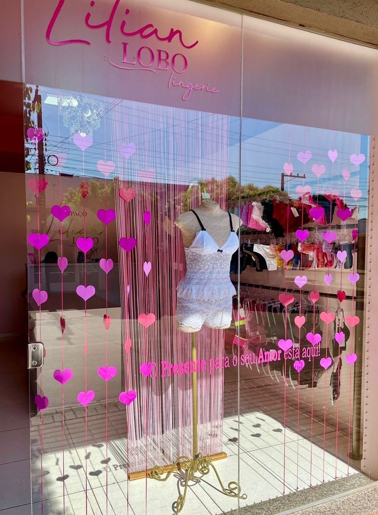 Decoración de amor y amistad para local