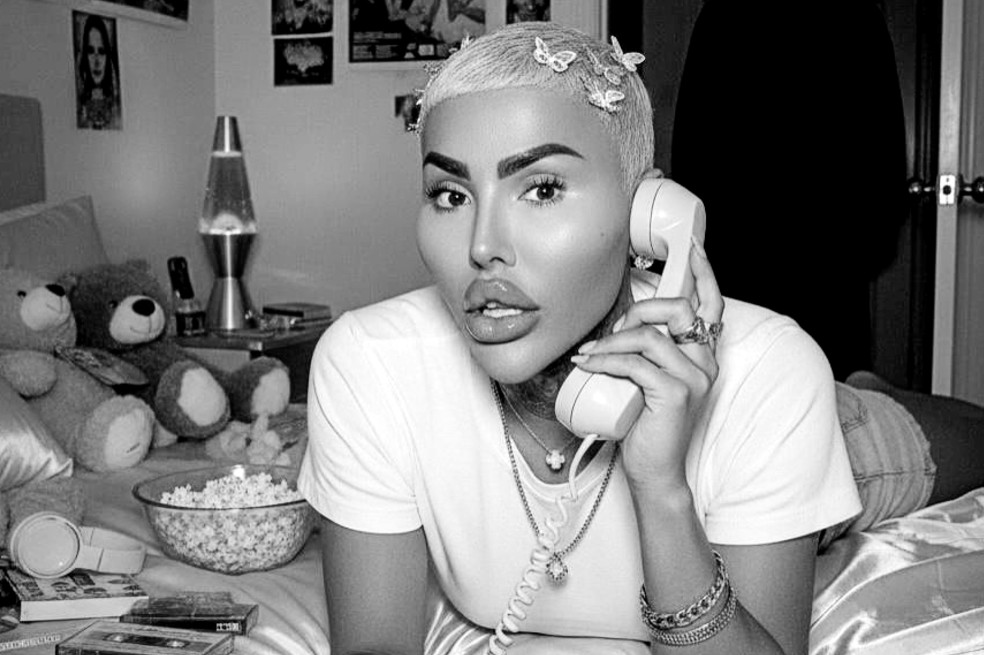 Murió Jordan James Parke, el influencer que quería parecerse a Kim Kardashian