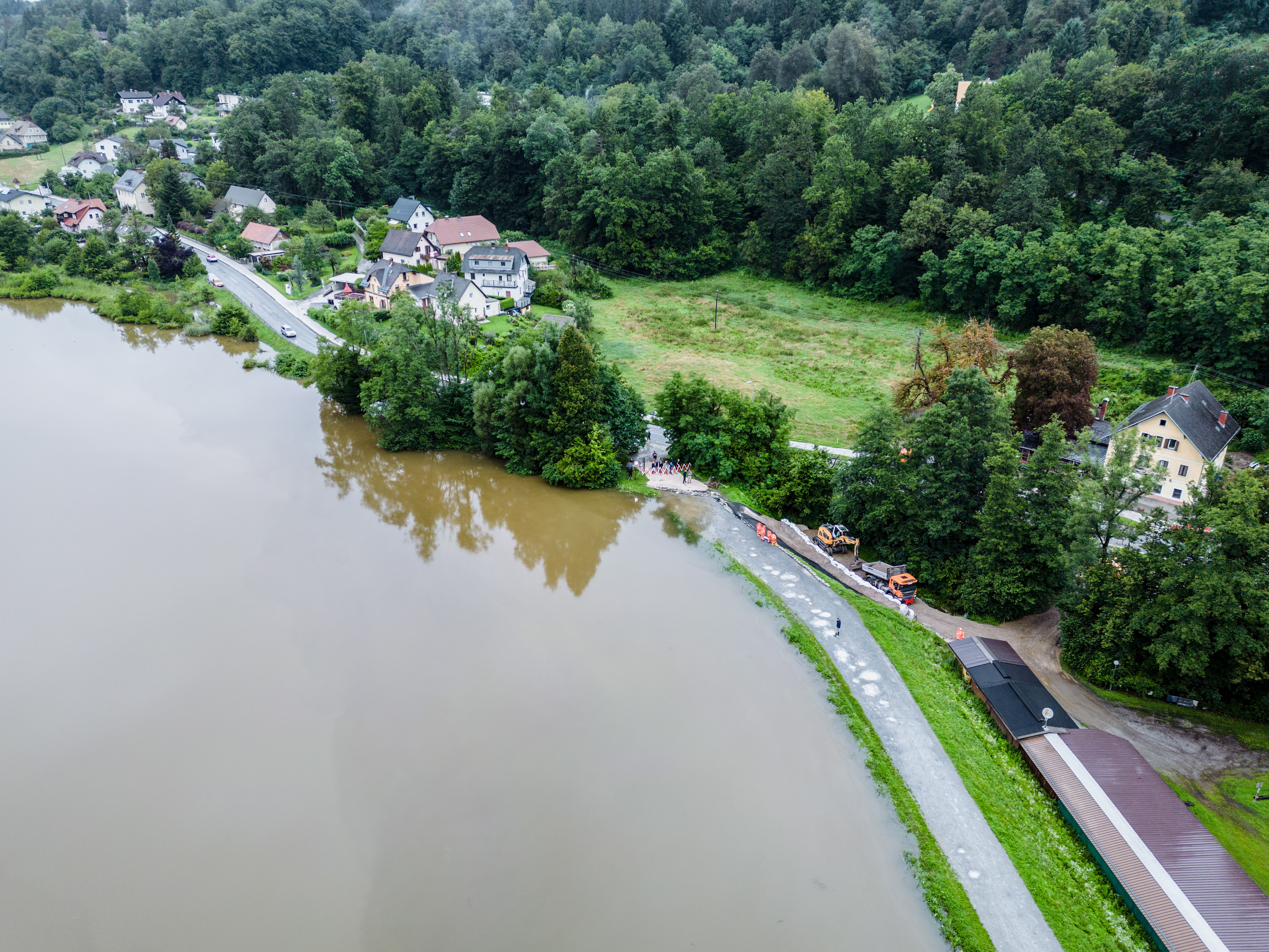 En video: devastadoras lluvias e inundaciones en Eslovenia dejan seis muertos