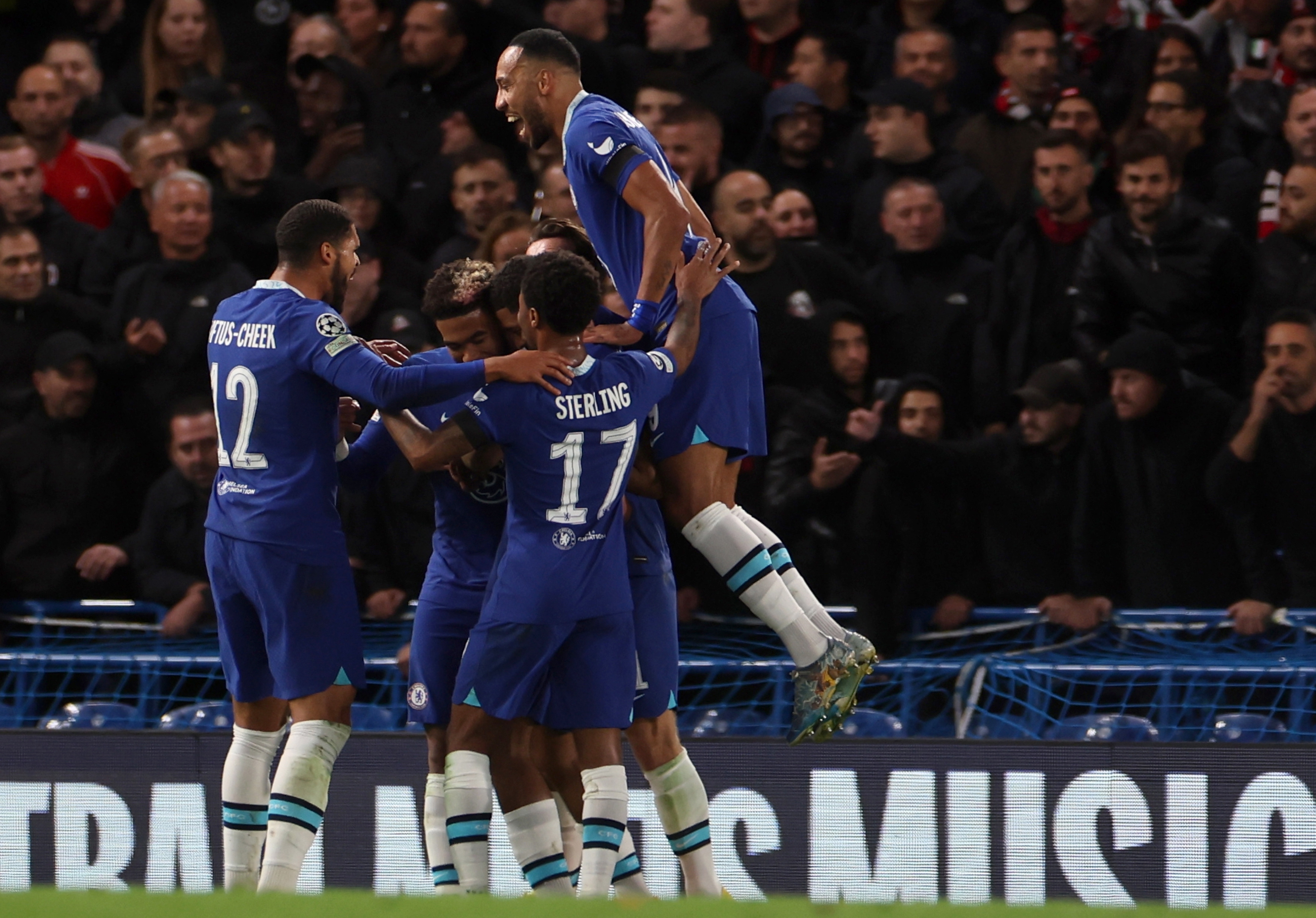 De la mano de Potter, Chelsea levantó el vuelo en Champions derrotando a Milan