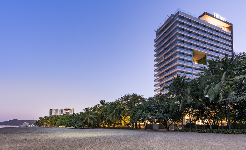 El hotel Hilton está ubicado en el sector Pozos Colorados.