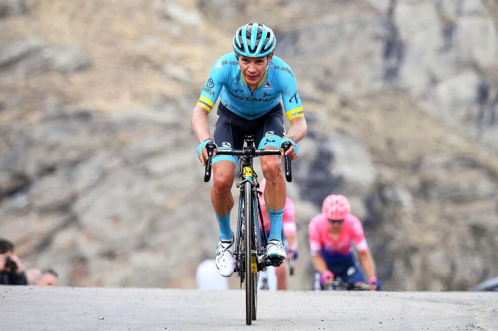 Pese a tener un problema mecánico, Miguel Ángel López se metió en el top 10 del Giro de Italia