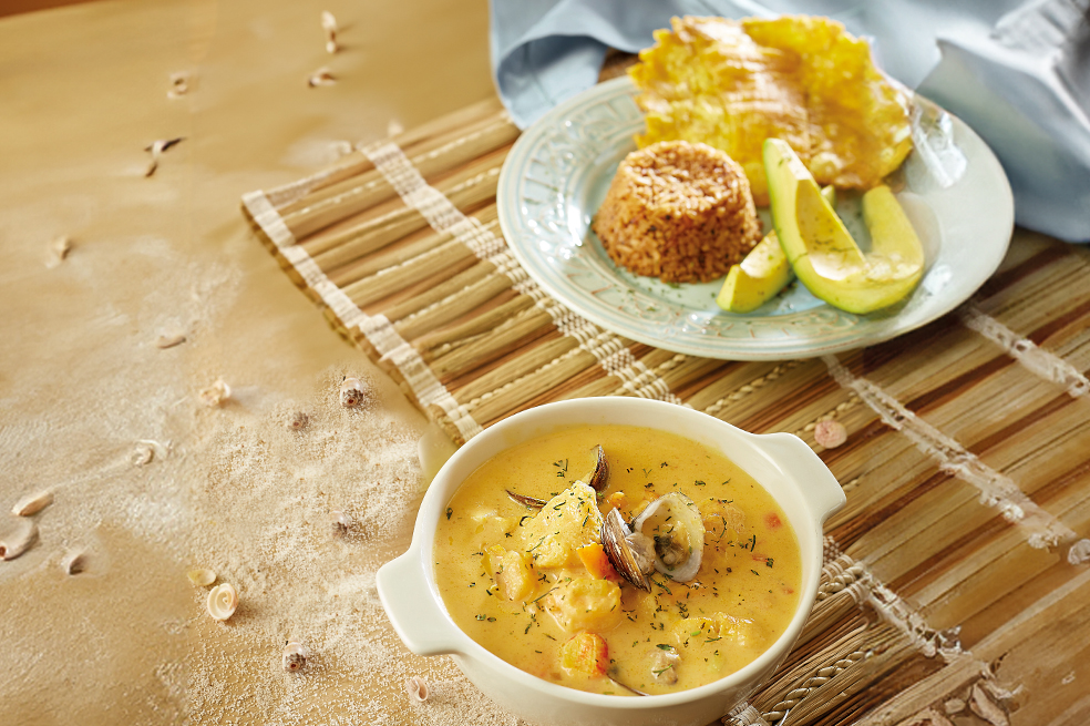 Prepara la tradicional cazuela de mariscos en 4 pasos