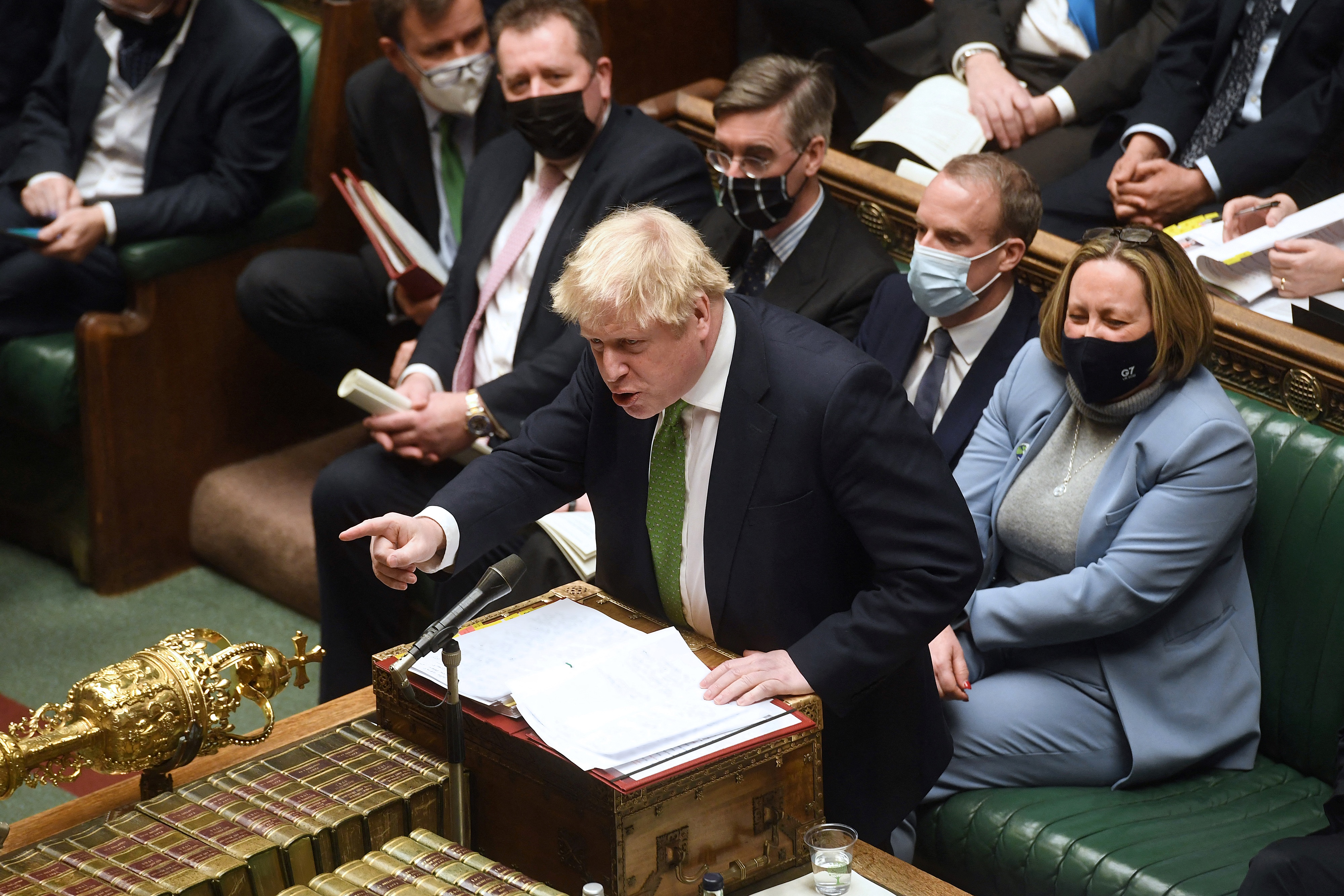 En medio del “Partygate”, Johnson dice ante el Parlamento que no va a renunciar