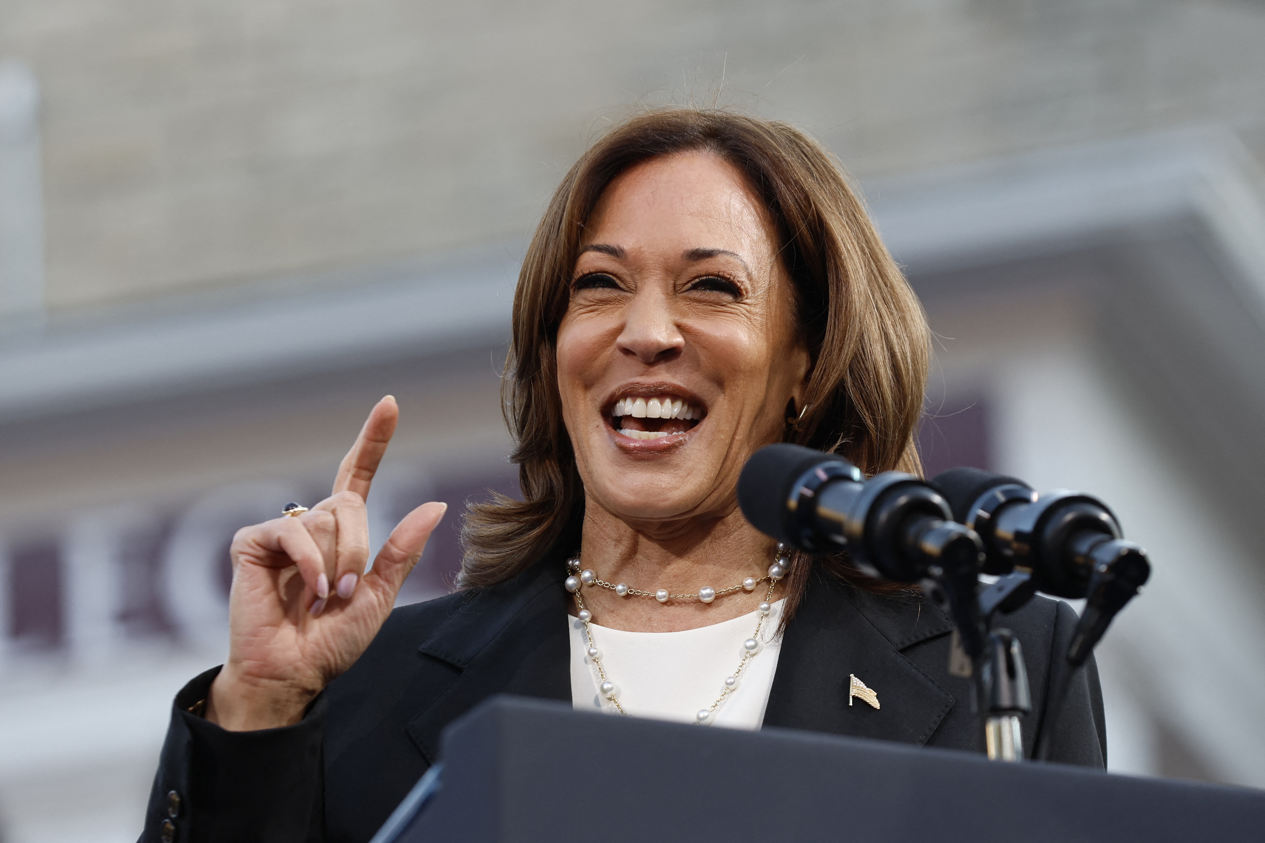Harris “tiene la resistencia física y mental” para ser presidenta, según su médico
