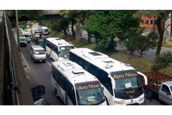Inicia protesta de transportadores en Cali por pico y placa