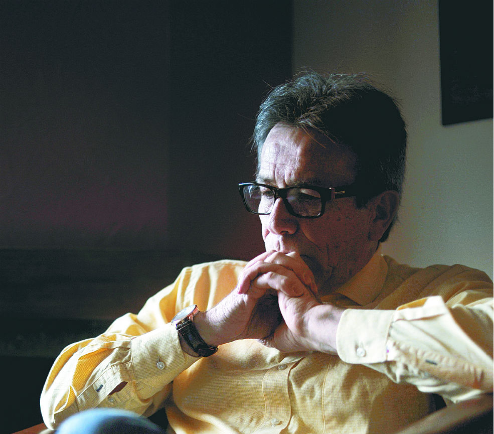 Carlos Velandia, conocido durante su militancia en el Eln como "Felipe Torres", ahora es gestor de paz y ha escrito un libro analizando todos los tratados de paz de la historia colombiana.