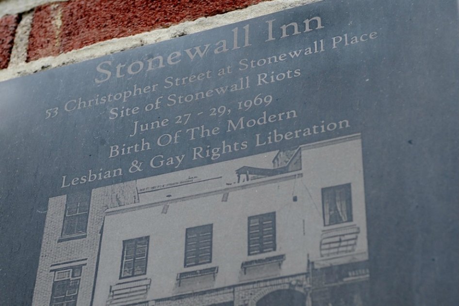 EE.UU. declara monumento histórico bar donde nació lucha por derechos LGBTI