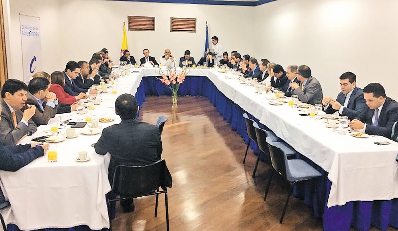 Conservadores y la U, entre Iván Duque y Germán Vargas Lleras: ¿quién da más?