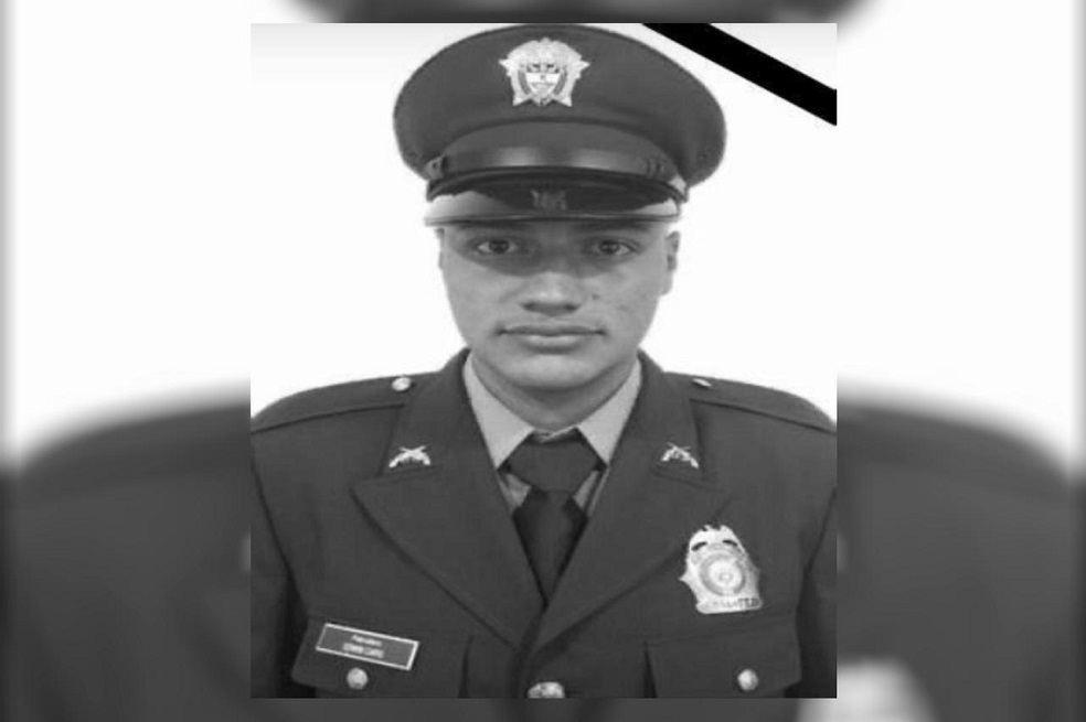 Policía homenajeó a Edwin Caro, patrullero asesinado durante una balacera en Bogotá