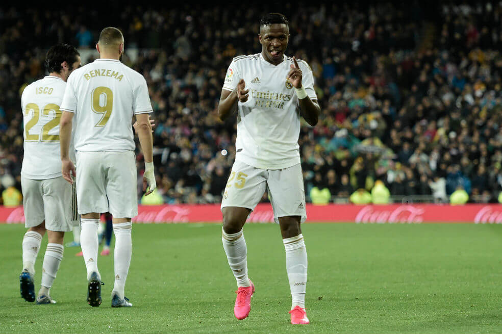 Real Madrid derrotó al Barcelona y es el nuevo líder de la liga española
