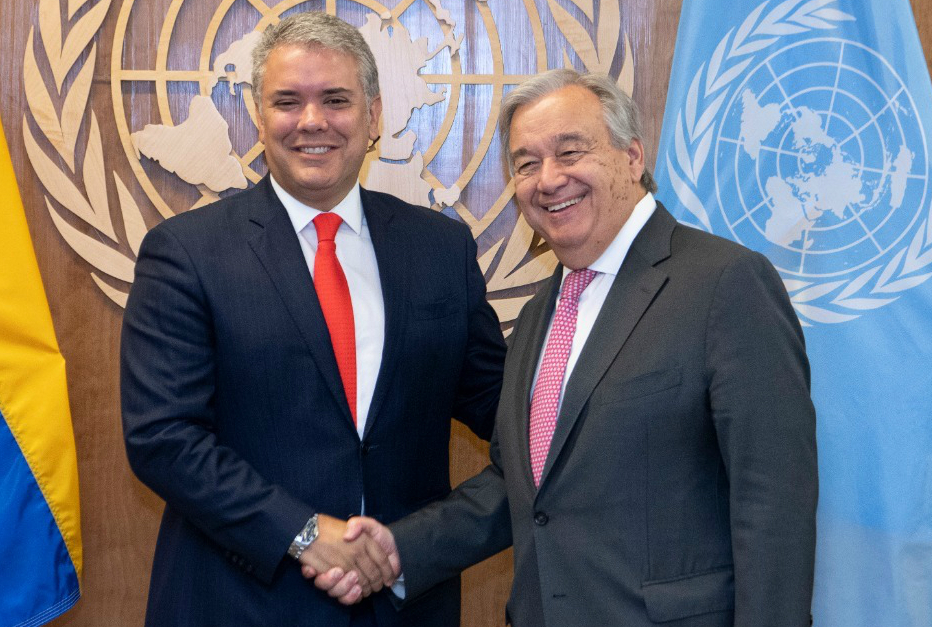 “De codito”: Duque le enseña al secretario general de la ONU cómo saludar en tiempos del coronavirus