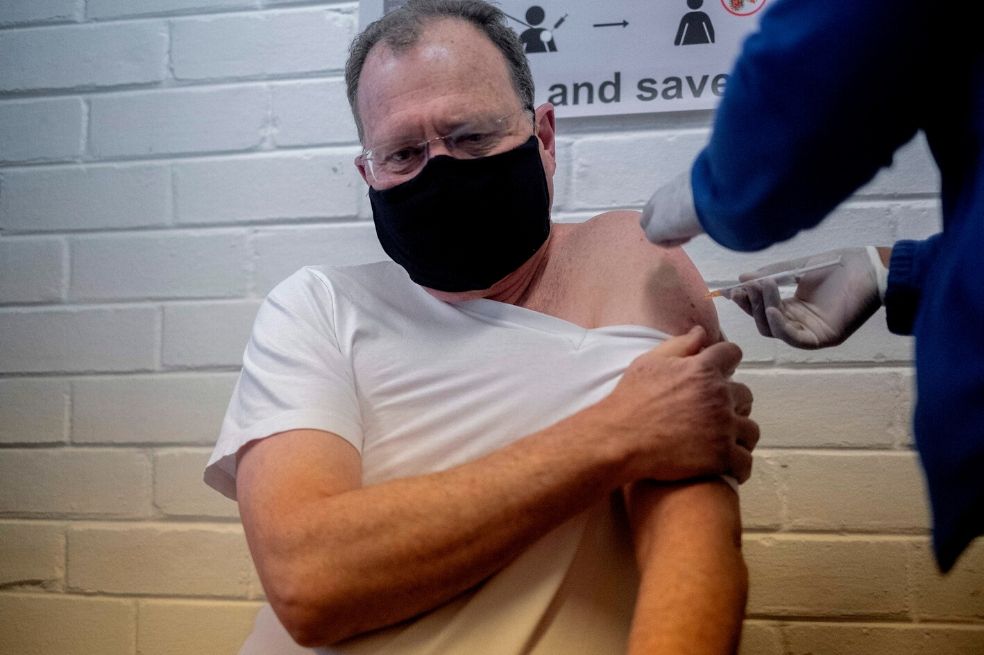 El Reino Unido respalda ensayo en el que se infectará a personas sanas con el coronavirus