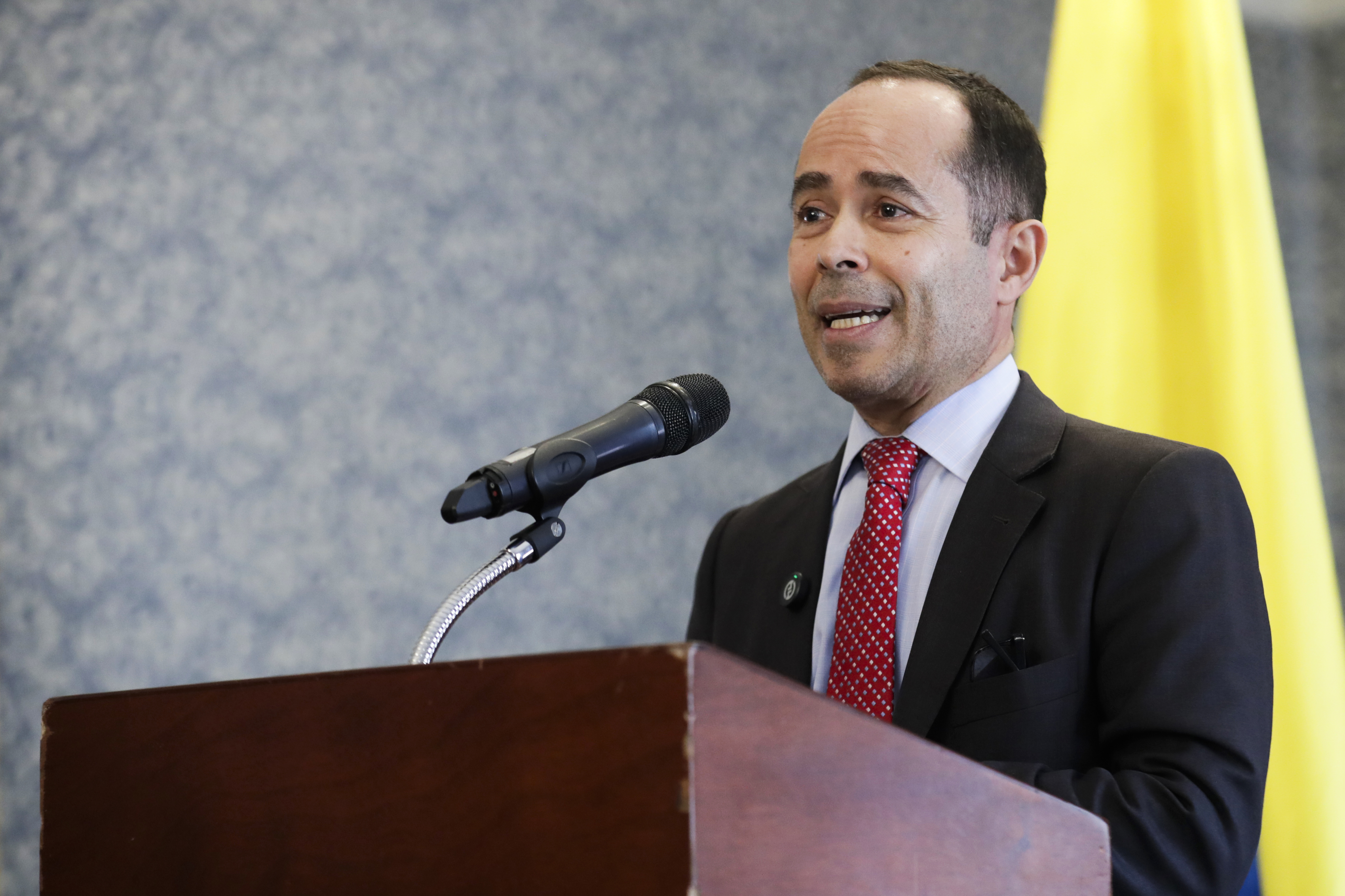 Cancillería investiga si hay colombianos entre los deportados a El Salvador
