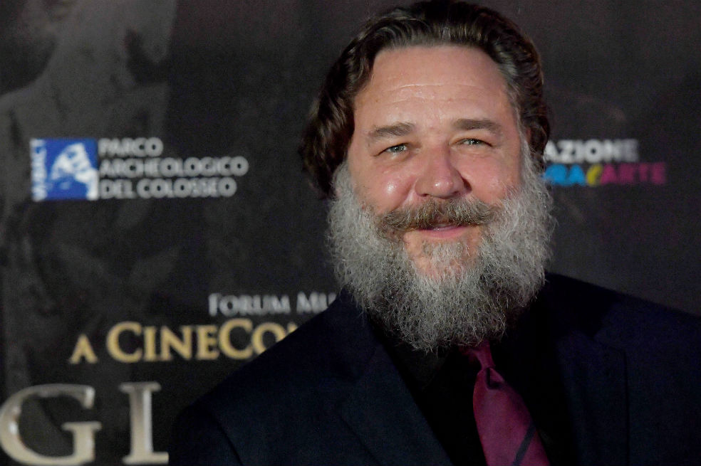 Russell Crowe sorprende por sus kilos de más