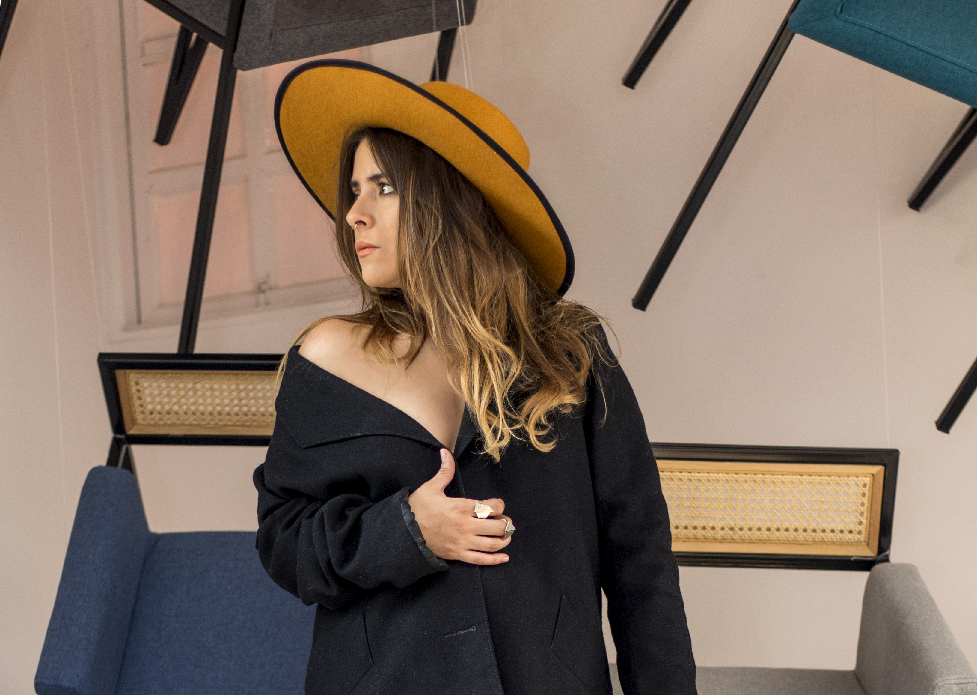 La emprendedora que elabora sombreros de lujo artesanal en Colombia