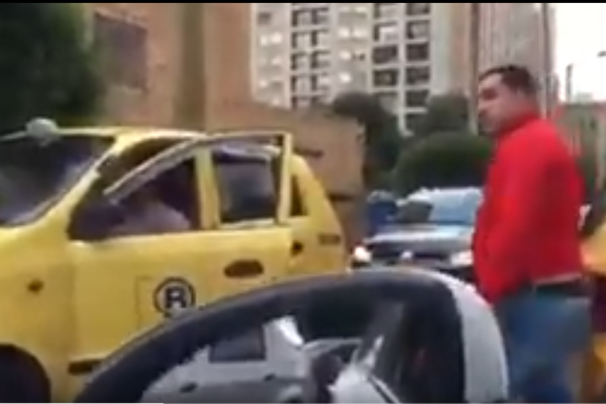 Pareja denuncia que fue atacada por taxistas que la acusaron de pertenecer a Uber