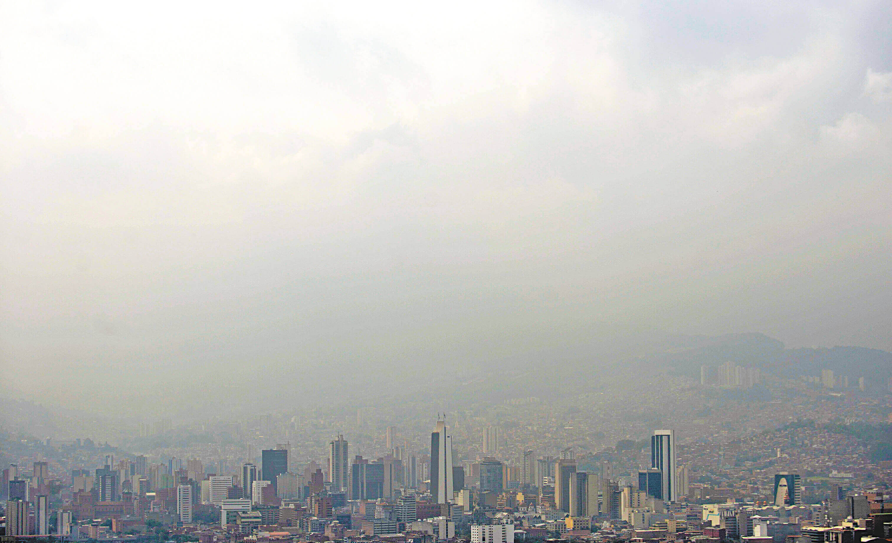 La contaminación perjudica tanto como un paquete de tabaco al día