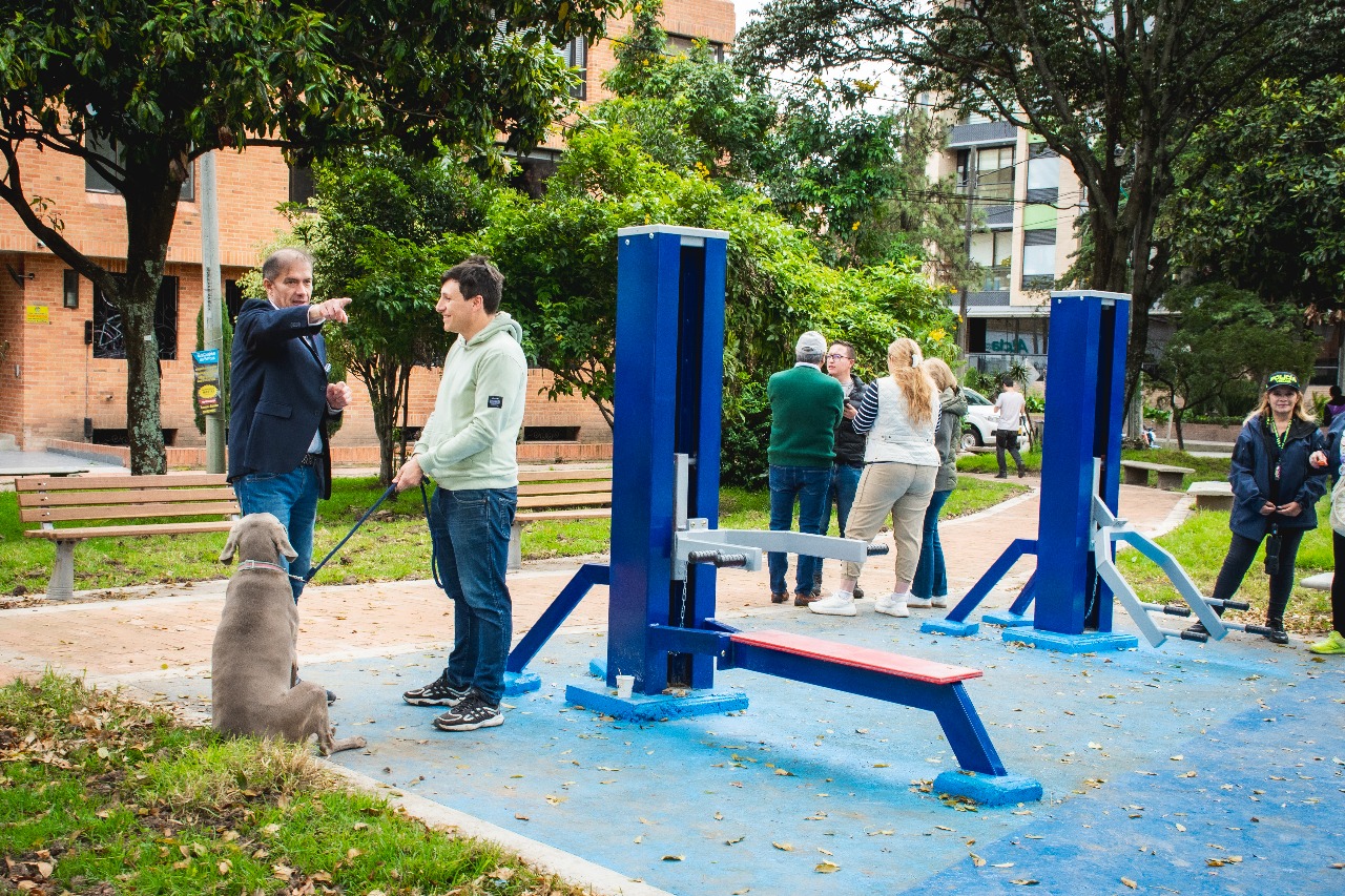 Se entrega el renovado parque San Patricio.