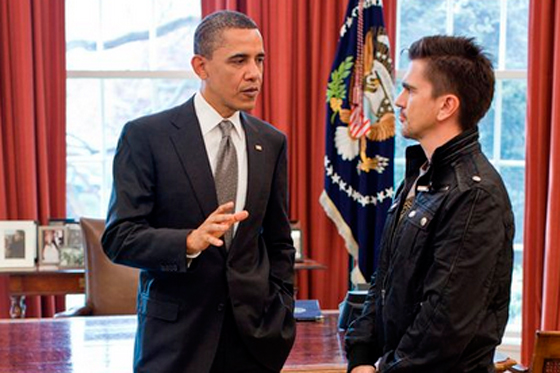 Con críticas a Obama y EE.UU., Juanes se estrenó como bloguero