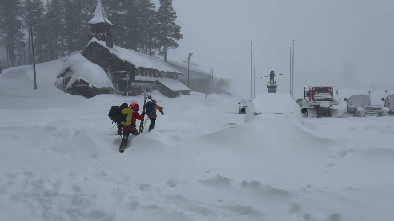 Nueve esquiadores desaparecidos tras avalancha en California