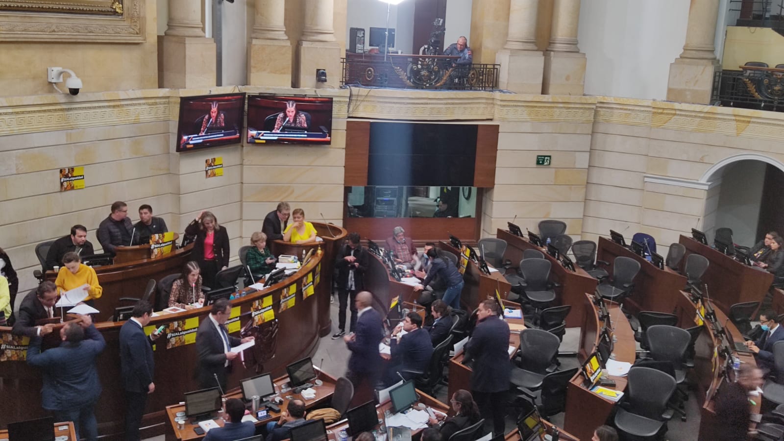 Por falta de quórum aplazan votación del proyecto que crea el minigualdad