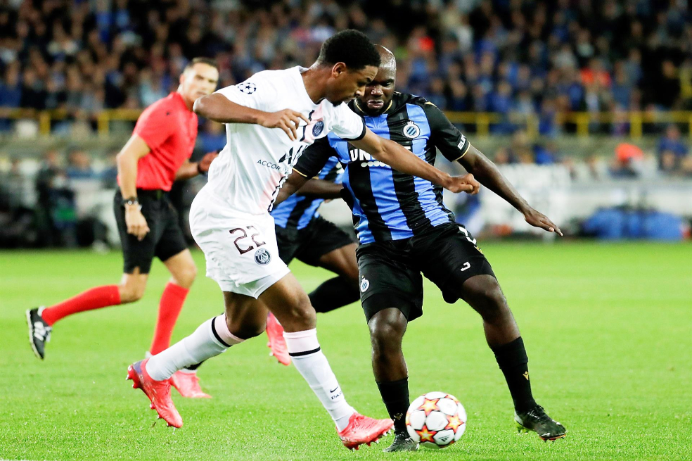 Álvarez Balanta, figura en el empate de Brujas frente al PSG de Messi