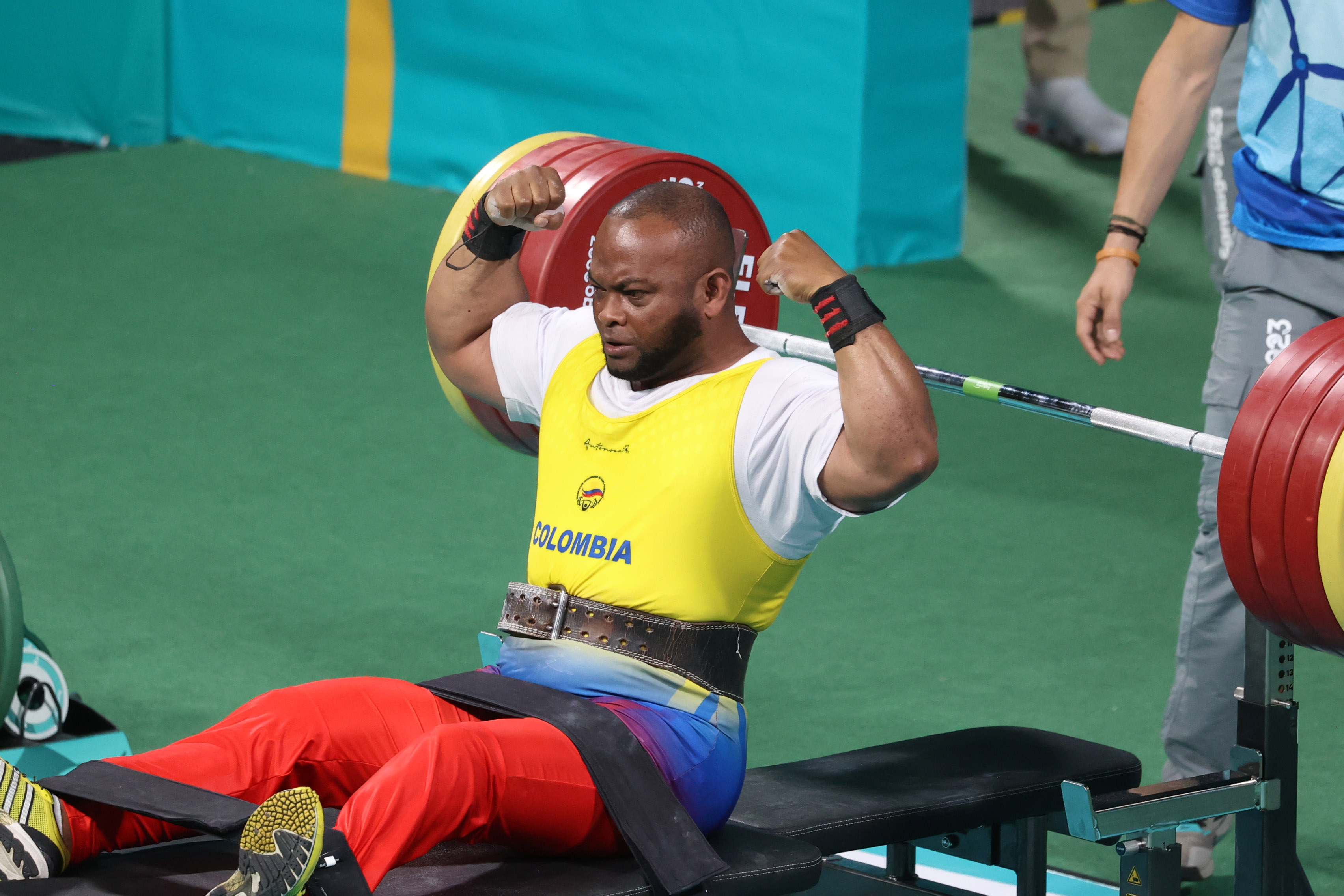 No paran de llegar las medallas: Fabio Torres, bronce en las pesas paralímpicas