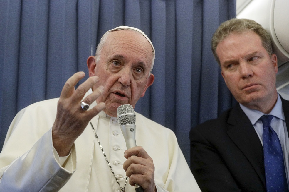 Papa se negó a comentar sobre acusaciones de exembajador del Vaticano
