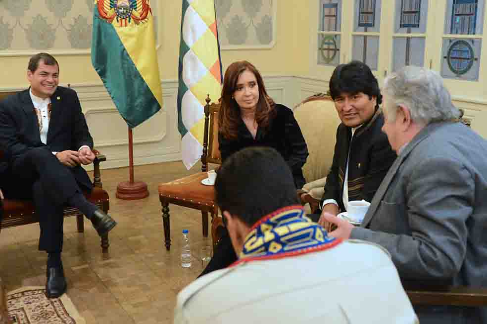España le pide calma a gobierno de Bolivia