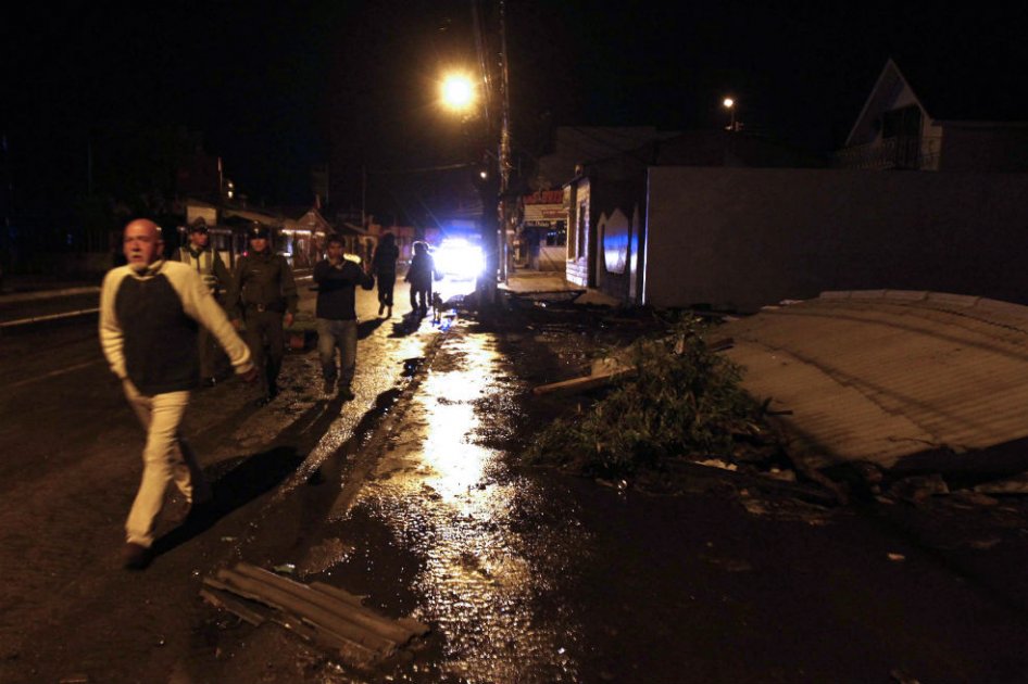 Al menos cinco muertos y un millón de evacuados por terremoto en Chile
