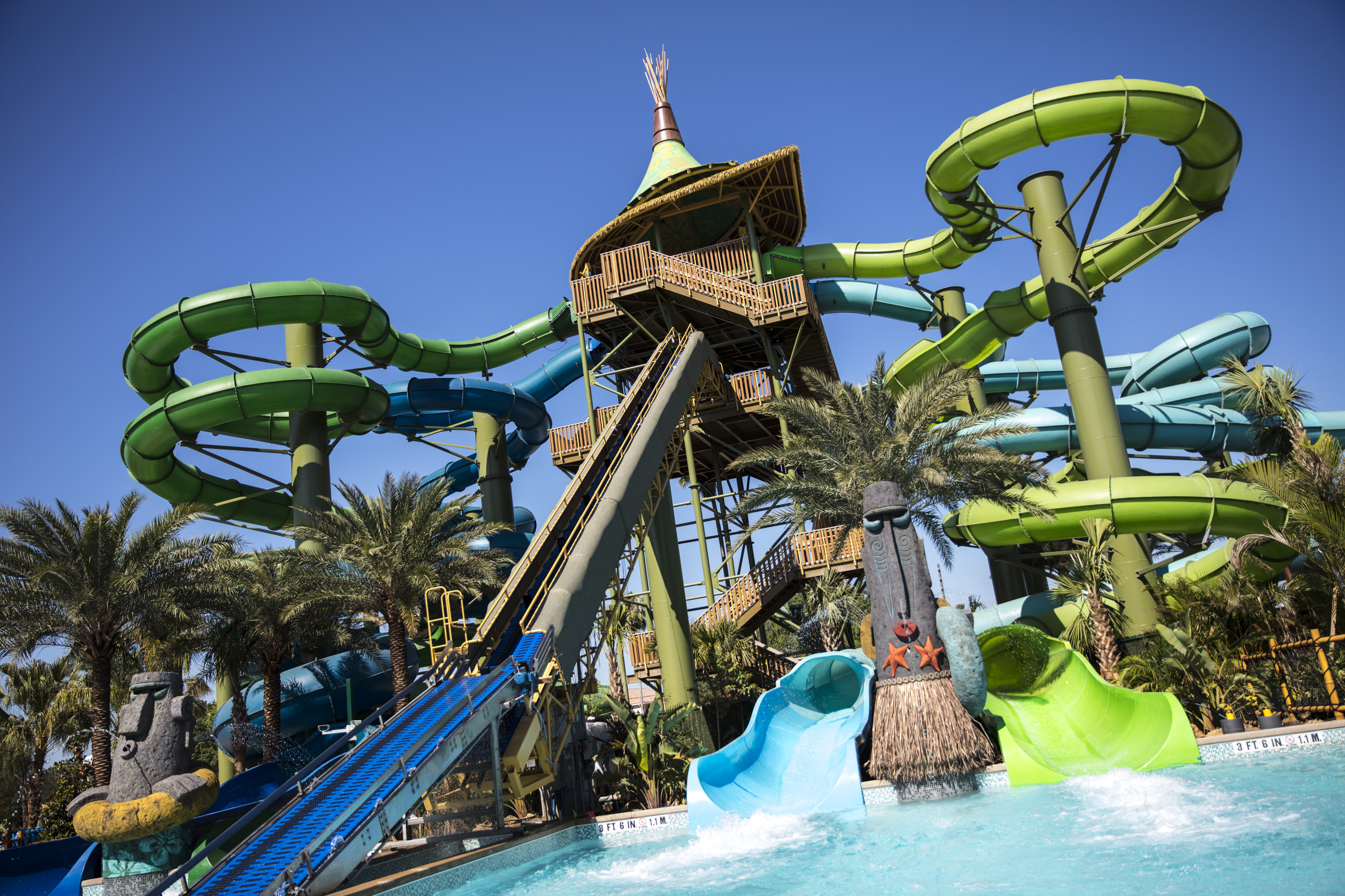 Universal’s Volcano Bay – Taniwha Tubes.