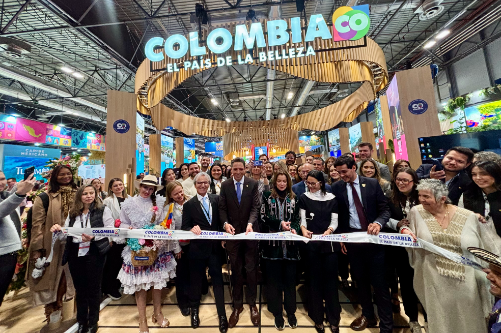 Colombia participa en Fitur con un stand diseñado bajo criterios integrales de sostenibilidad, innovación e inclusión.