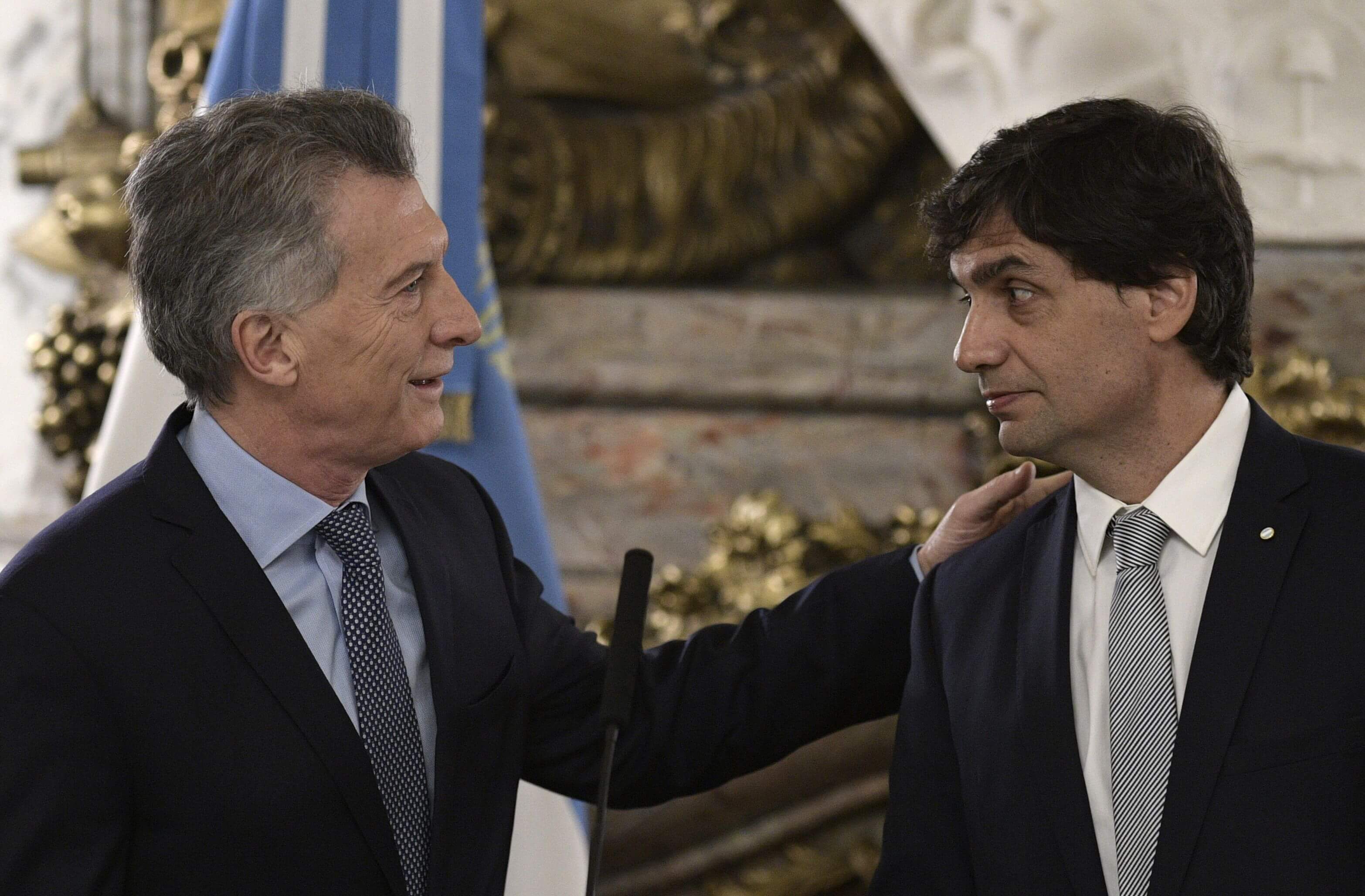 Gobierno de Argentina se propone estabilizar moneda y cumplir meta fiscal