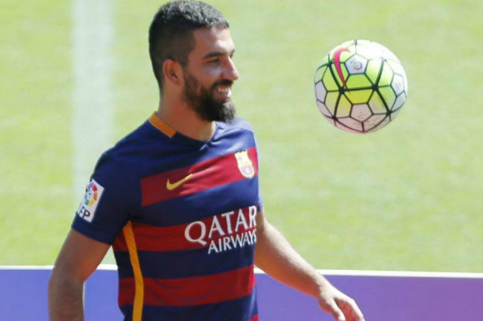 FIFA comunica al Barça que «no está en condiciones» de inscribir a Turán